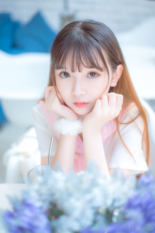 “是。”法正身后，走出了一男一女，在刘璝、刘璋愕然的目光中，将当日的对话重新上演了一遍。